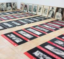 Expoziție „File de poveste”