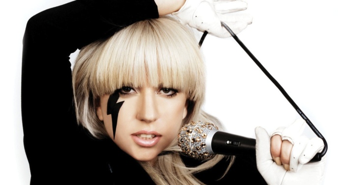 Lady Gaga depresie cu miros de carne