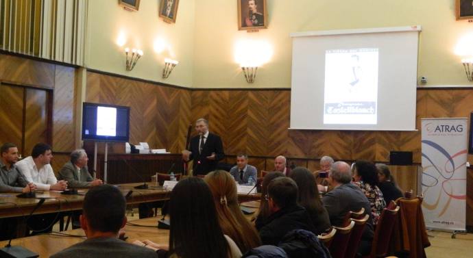 Conferința de lansare a avut loc în Sala Senat a UAIC.