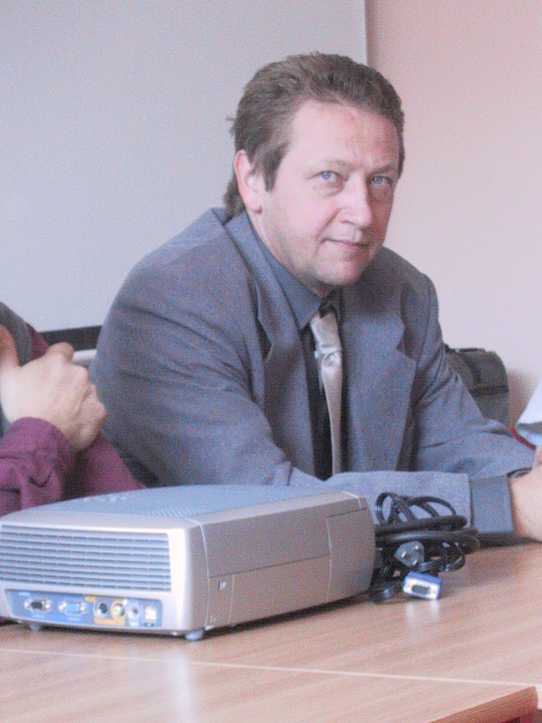 Doctorul spune că nu și-a dorit dintotdeauna să facă medicina, dar că a avut mereu o pasiune pentru biologie.