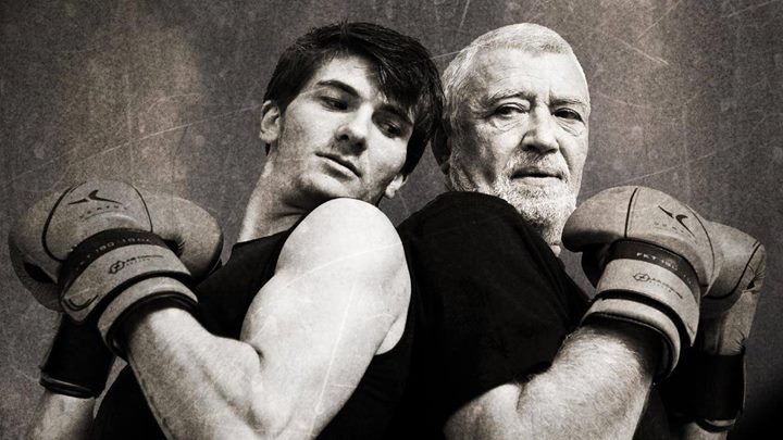 Tomiță Moraru (stîngă) este un tînăr actor ieșean care s-a sinucis în luna noiembrie în Germania, apropiații săi spunînd că nu reușea să se întrețină din colaborările pe care avea. 