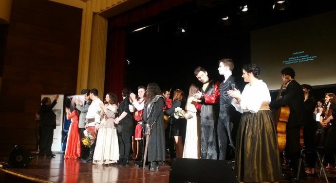 fat frumos din lacrima