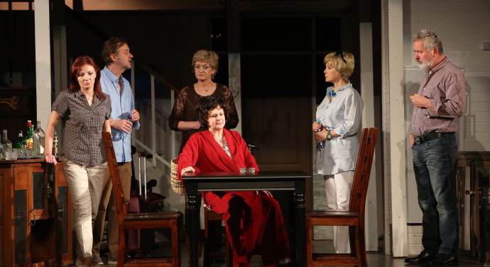 Acasa, in miezul verii. credit foto Constantin Dimitriu