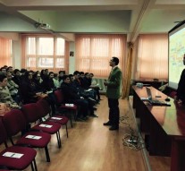 Studenții de la Economie s-au promovat în licee