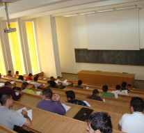Facultatea de Fizică pregăteşte elevii pentru BAC