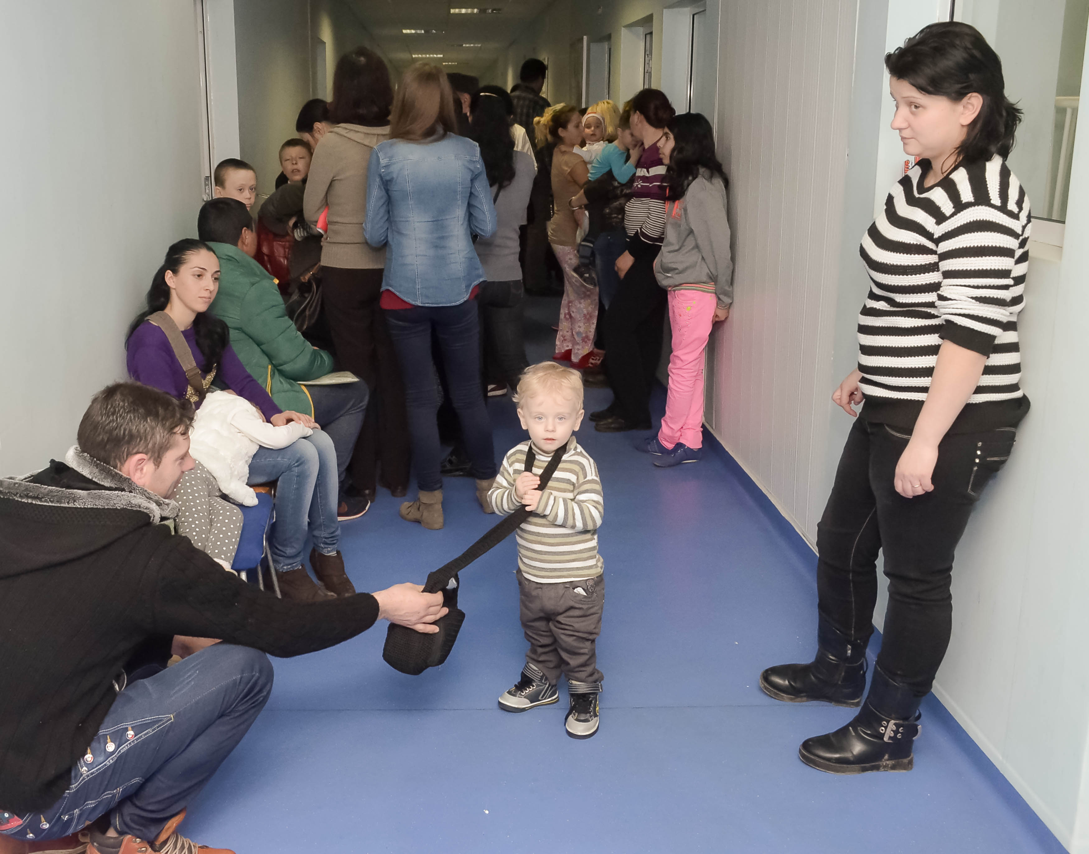 Holul Secției de Cardiologie de la Spitalul de Copii „Sfânta Maria” din Iași a fost neîncăpător pentru zecile de copii care așteptau o consultație.