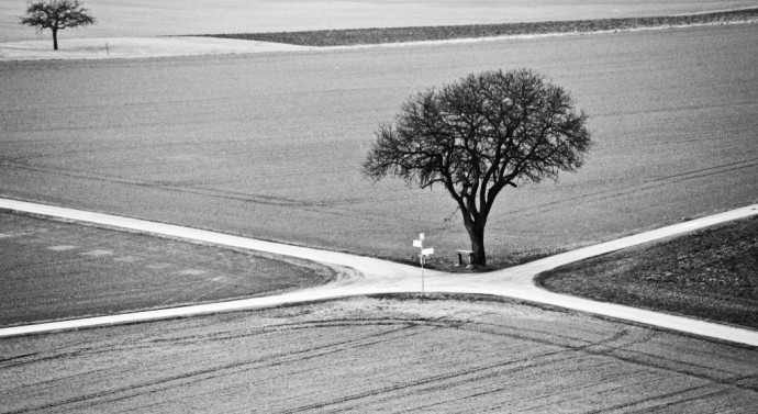 Noi de aici unde plecăm?