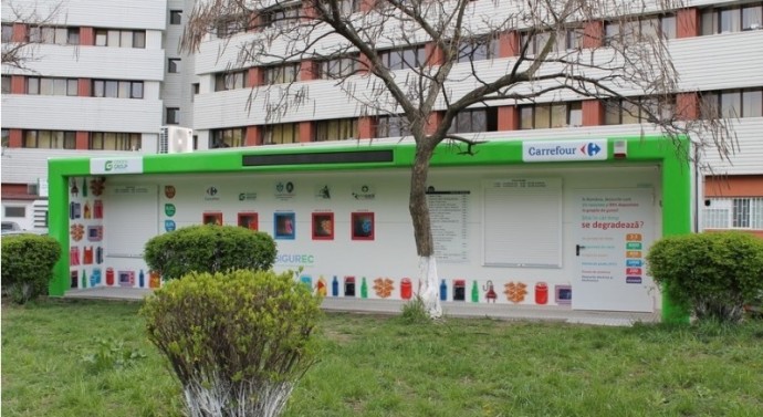 În campusul „Tudor” se primesc bani pentru reciclare