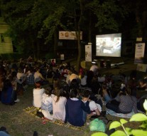 Francofonii au urcat balena pe butoaie