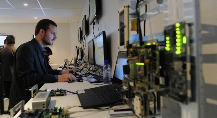 Politehnica a organizat un maraton de IT de 12 ore