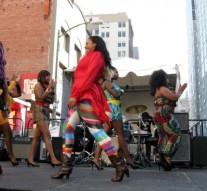 Zidurile sînt ale lor