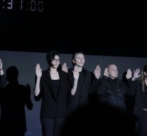 Cine pune prețul fericirii?