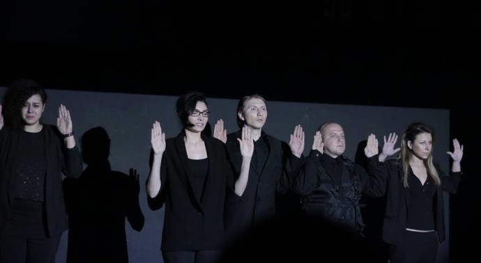 Cine pune prețul fericirii?