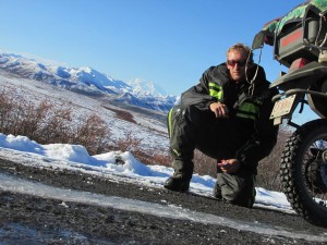 Motociclistul crescut pe munte  care a încins asfaltul din Alaska 