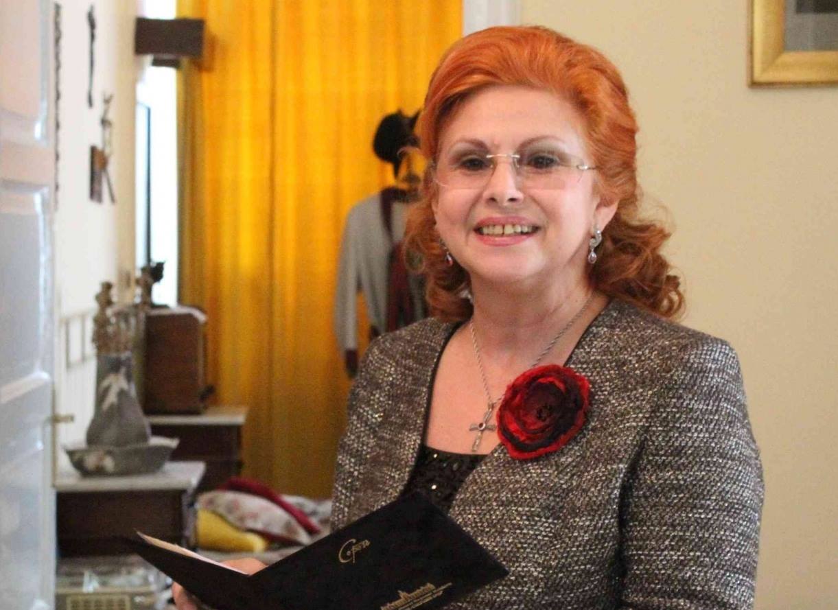 Aceasta are aproape 40 de ani de activitate scenică.