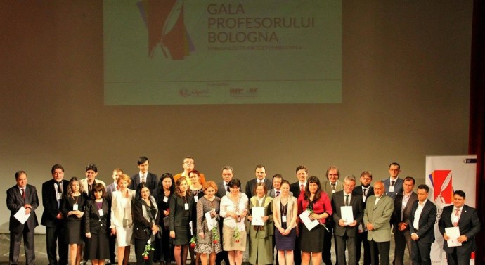 Zece universitari din Iași au primit din partea studenților titulatura de „profesor Bologna”