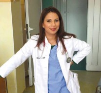 Halat de medic încins cu centură neagră