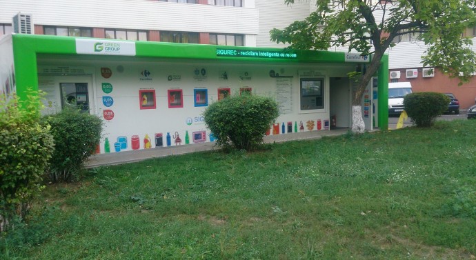 În Campusul „Tudor Vladimirescu” se reciclează pe bani