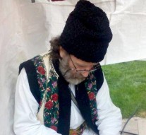 Poveștile vieții, ilustrate pe linguri de lemn