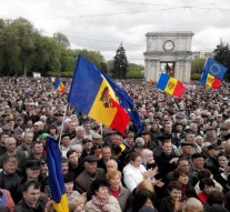În lupta cu oligarhii, moldovenii s-au baricadat în corturi