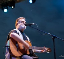 Emoții gîdilate de acorduri de chitară