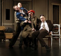 Iubire prinsă în pereți de sticlă