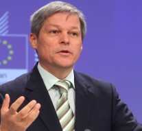 „Guvernul nu ar trebui s\-[i propun\ obiective prea ambi]ioase”