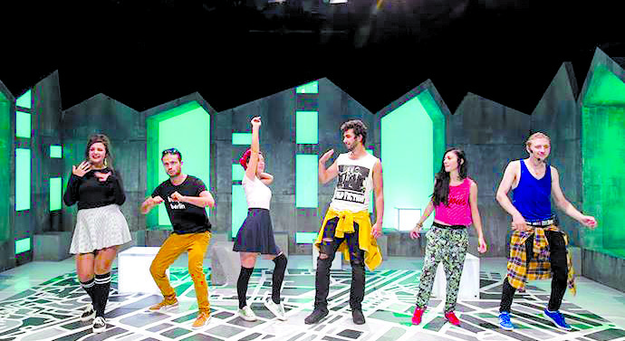 Visele adolescenților iau forma unei pisici verzi