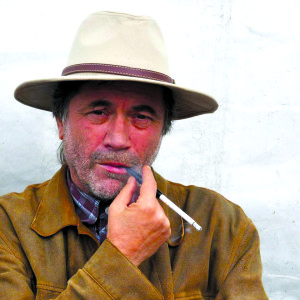 Scriitorul crede că actuala clasa politică este „mîloasă”.