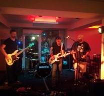 Un croissant din metal