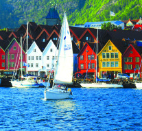 Drumul spre casă traversează turnul Babel