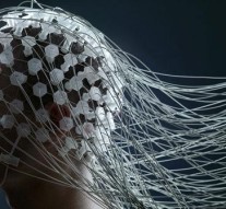 Online, la un gînd distanță