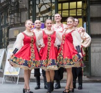 Florile din fustele vechi ale tradiției