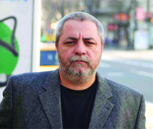 „Cînd eram mic am aflat că lumea e împărțită  în două: lumea spectatorilor și lumea teatrului.”