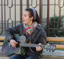 Oamenii spectacolelor fără bilet