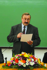 Prof. univ. dr. Dan Cașcaval a spus că, deși a ajuns rector, îi va susține în continuare pe tinerii cercetători care lucrează cu el.
