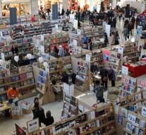 Cărțile rafturilor de carton aduc primăvara