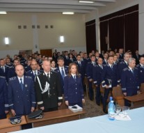 De ziua ei, Poliția merge la mall