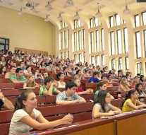 Ultimul an în care studenții de la Medicină mai pot da de trei ori examenele credit