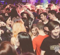 Selfie cu gorila pe ringul de dans