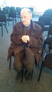 Profesorul și-a donat întregile colecții de cărți și discuri muzeelor și bibliotecilor din Roman și din împrejurimi.