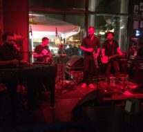 Folclorul românesc cîntat la chitară