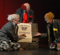 Lăsați bufoneriile la poarta Raiului