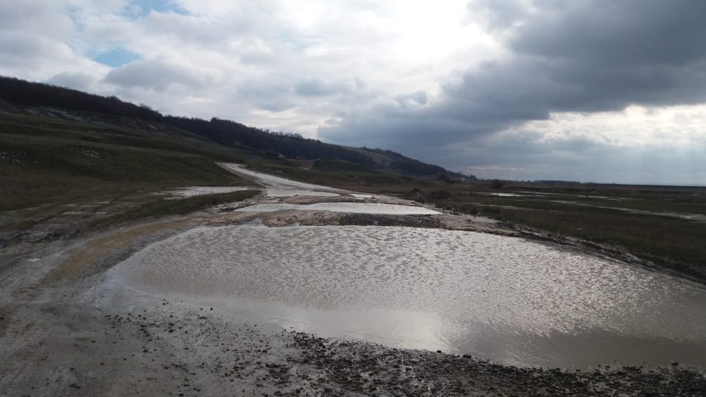 Drumul care leagă comuna Vînători de Pașcani