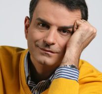 Mândruță, live pe Facebook