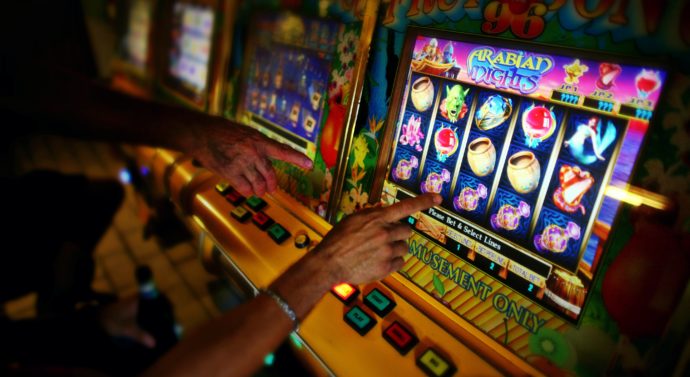 77777, numărul divin la păcănele