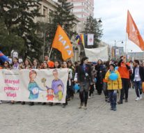 Cu profu’ la marș