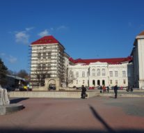 Banii din portofelul părinților bat împrumuturile bancare