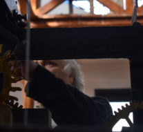 Meseriile care opresc nisipul din clepsidră