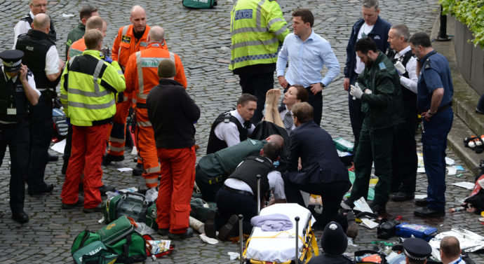 Cinci morți și 50 de răniți în inima Regatului Unit